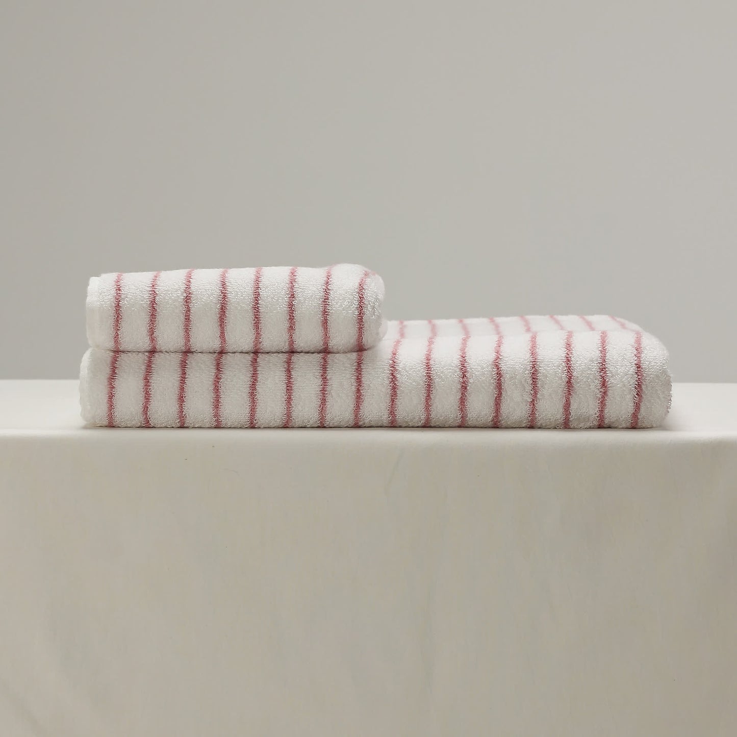 Serviette en coton peigné, rayée, absorbante