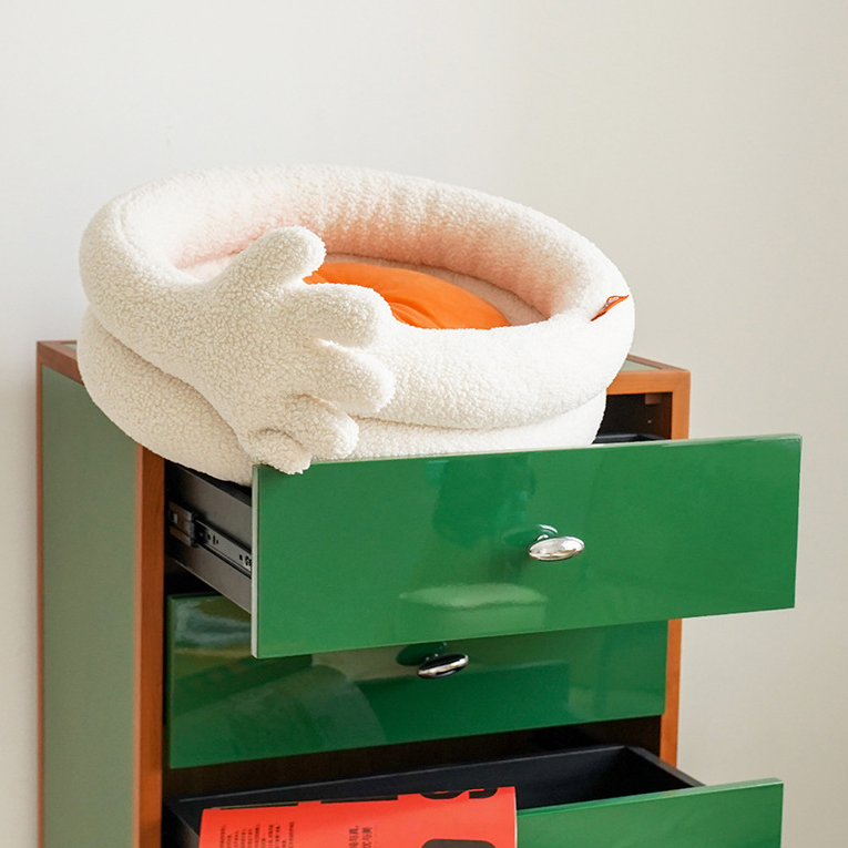 Geste du doigt – Lit chaud pour chat en hiver