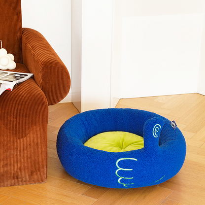 Geste du doigt – Lit chaud pour chat en hiver