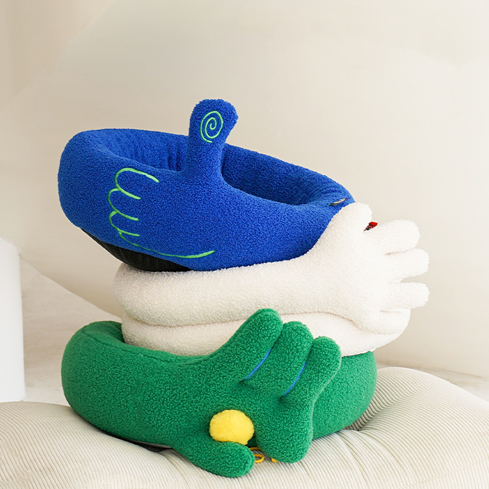 Geste du doigt – Lit chaud pour chat en hiver