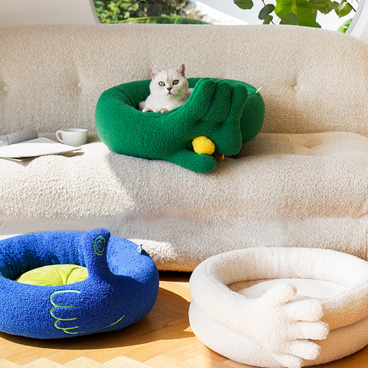 Geste du doigt – Lit chaud pour chat en hiver