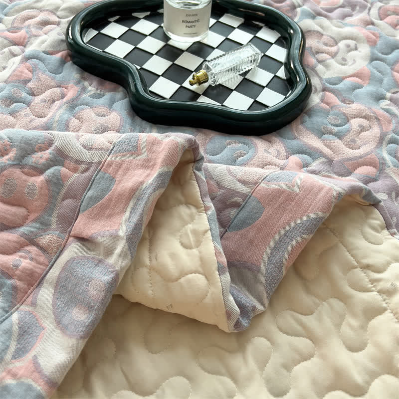 Couvre-lit matelassé en gaze de coton avec des cochons de dessin animé