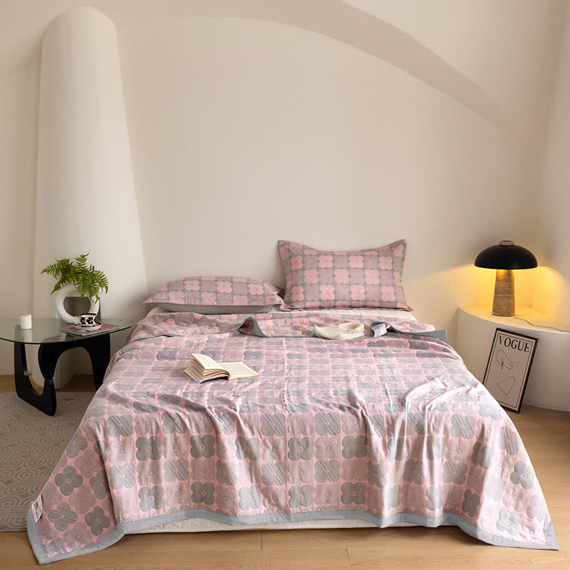 Couette en gaze de coton à trois couches avec des fleurs vibrantes