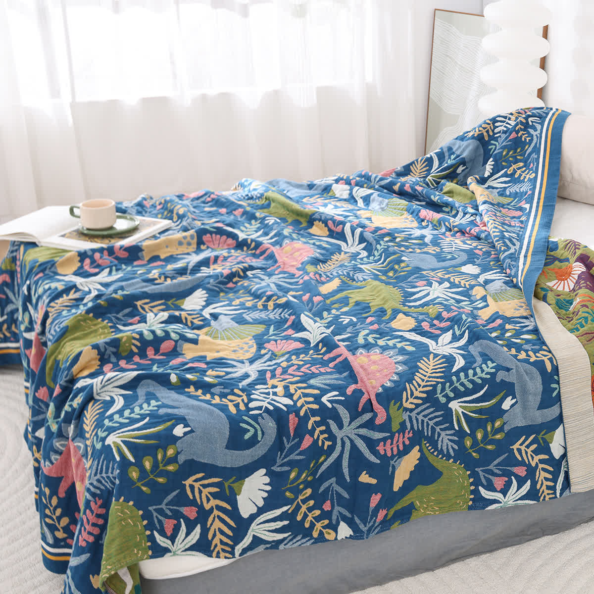 Couette légère en gaze de coton avec motif forêt de dinosaures