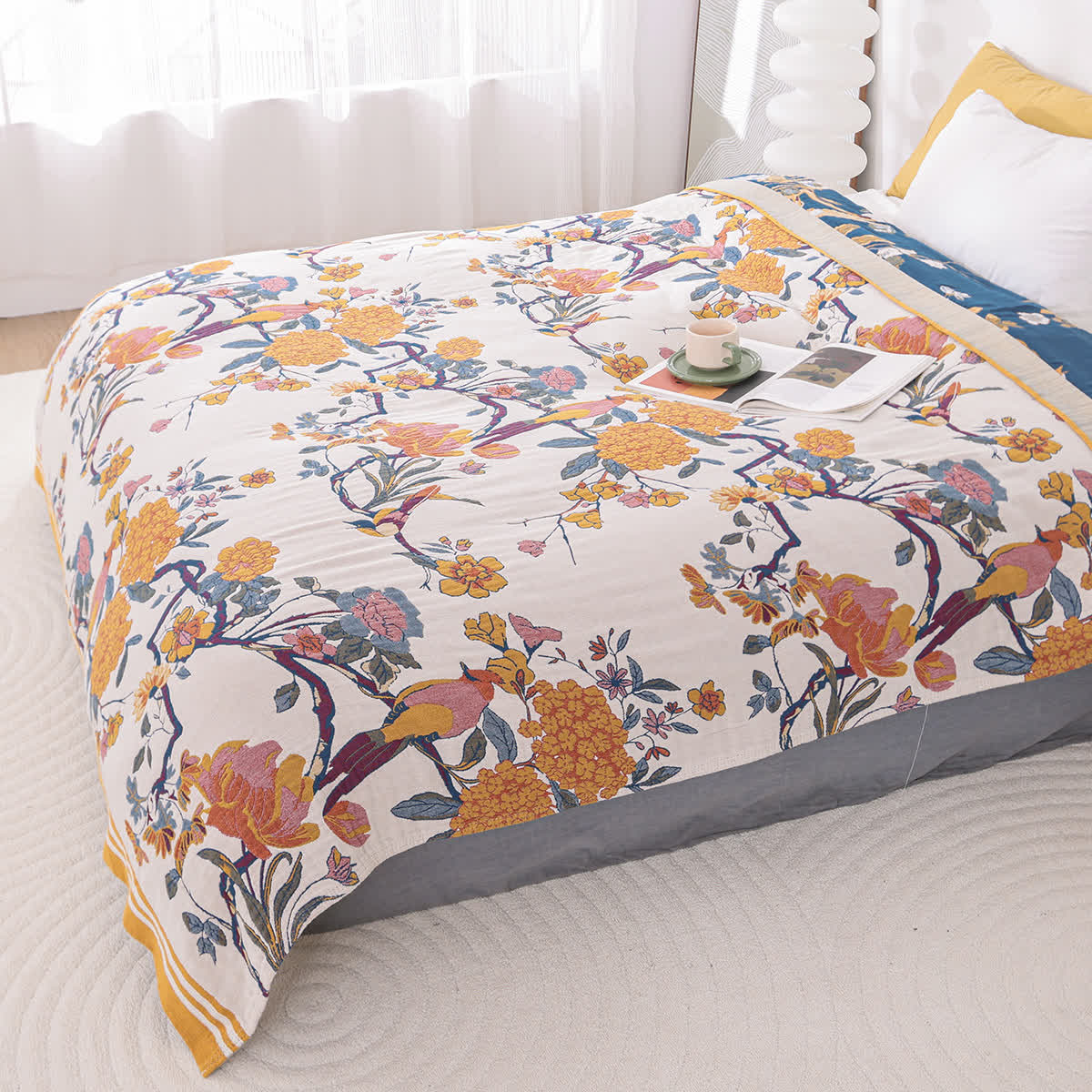 Couette légère en gaze de coton avec fleurs en fleurs