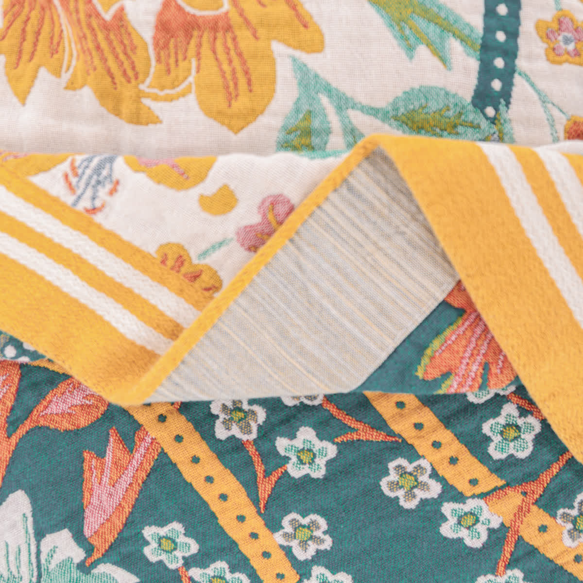Couette rafraîchissante en gaze de coton avec pétales de fleurs