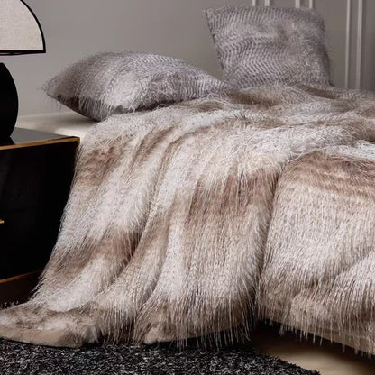 Couverture luxueuse en plumes d'autruche dégradées - image 7