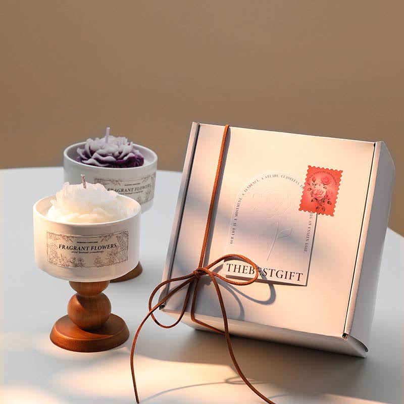Élégante bougie parfumée en céramique à motif camélia