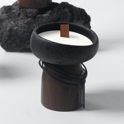 Bougie parfumée simple avec structure en ciment
