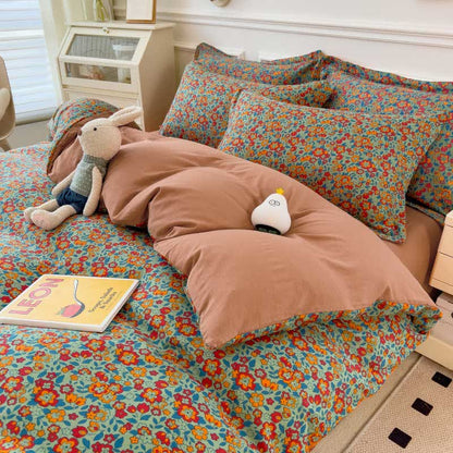 Collection de linge de lit confortable avec un imprimé floral lumineux