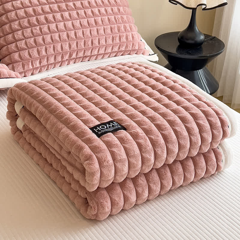 Couverture polaire douce avec texture à carreaux - image 17