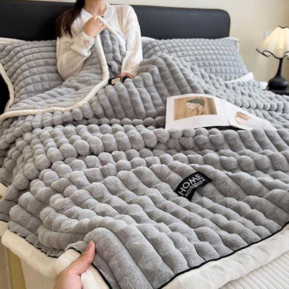 Couverture polaire douce avec texture à carreaux - image 13