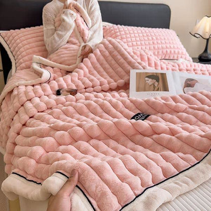 Couverture polaire douce avec texture à carreaux - image 23