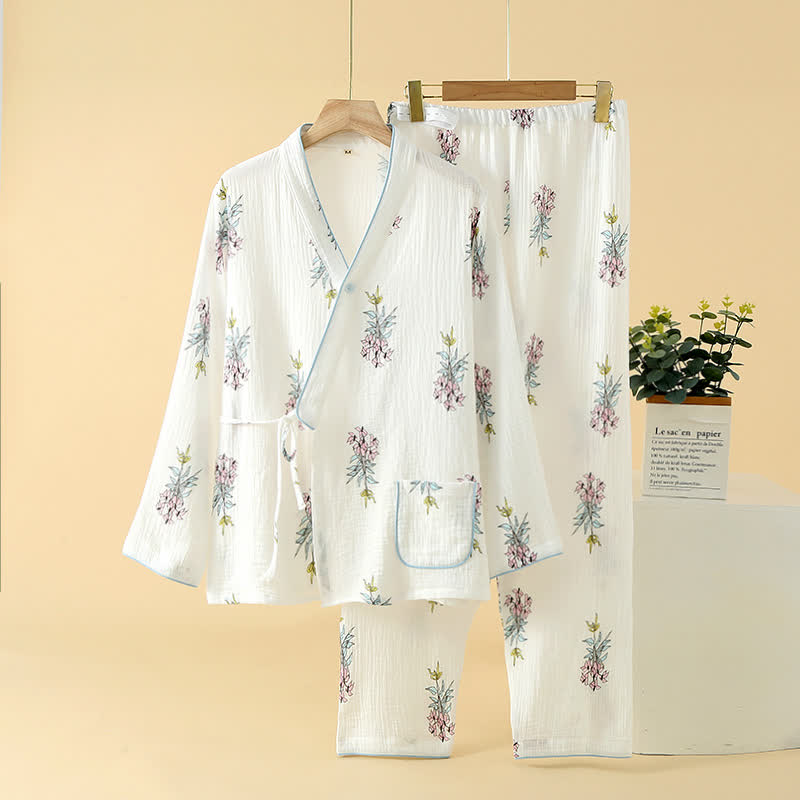 Ensemble pyjama en gaze de coton avec kimono et motif floral