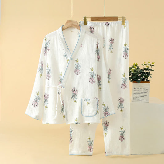 Ensemble pyjama en gaze de coton avec kimono et motif floral
