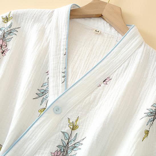 Ensemble pyjama en gaze de coton avec kimono et motif floral