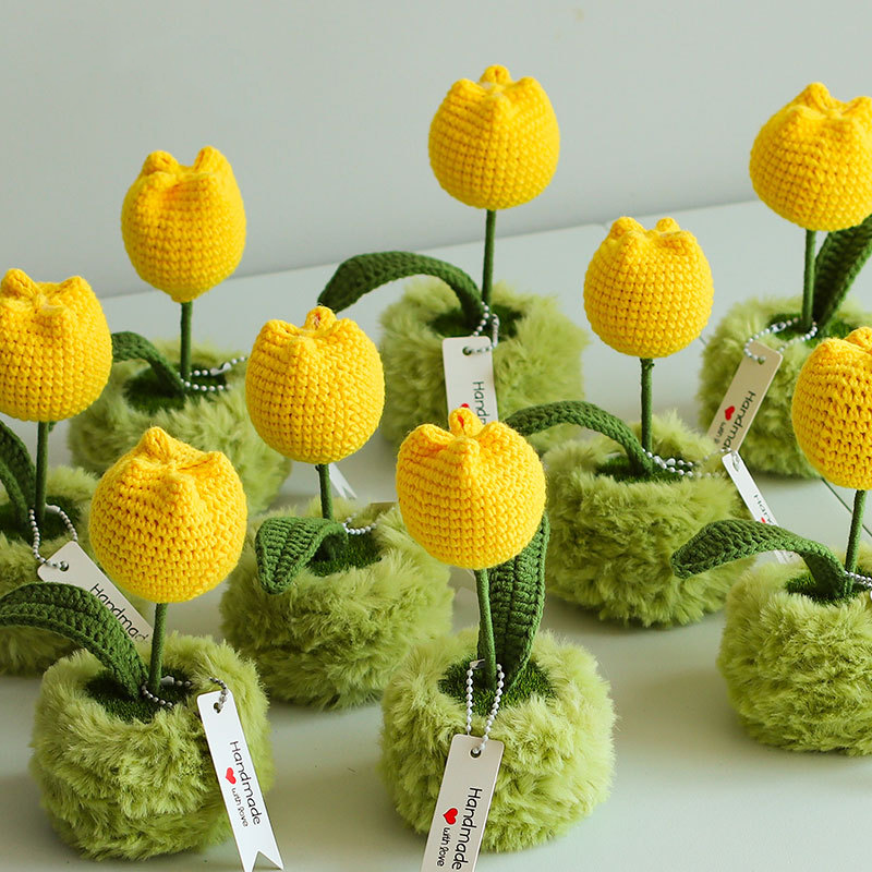 Décoration de table en tulipe tissée à la main dans un pot