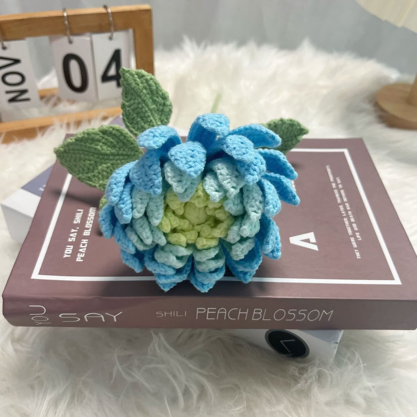 Ornement de bouquet de dahlias tissé à la main