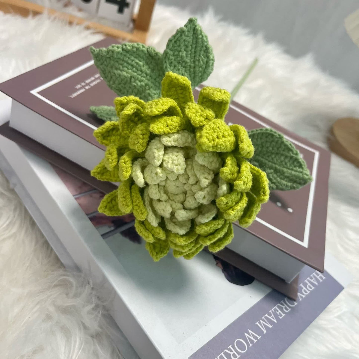 Ornement de bouquet de dahlias tissé à la main