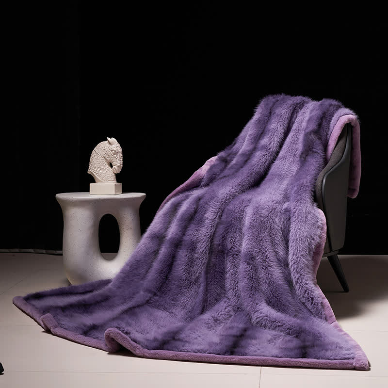 Couverture chaude avec dégradé de couleurs en fausse fourrure