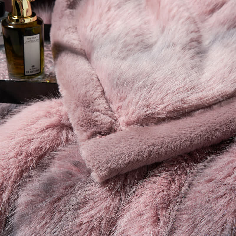 Couverture chaude avec dégradé de couleurs en fausse fourrure