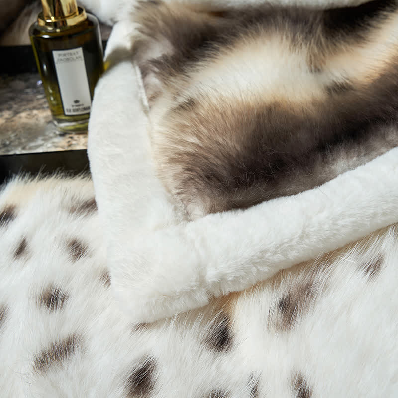 Couverture luxueuse en fausse fourrure à imprimé léopard