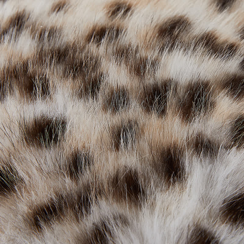 Couverture en fausse fourrure avec motif léopard des neiges