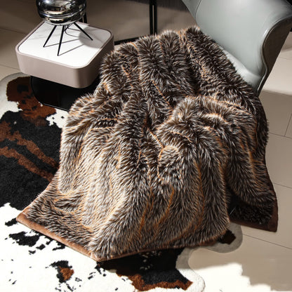 Couverture d'hiver douce et luxueuse en fausse fourrure