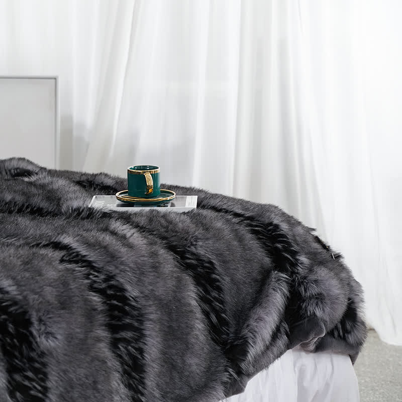 Couverture luxueuse en fausse fourrure pour l'hiver