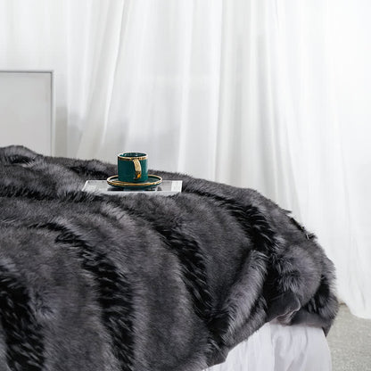 Couverture luxueuse en fausse fourrure pour l'hiver