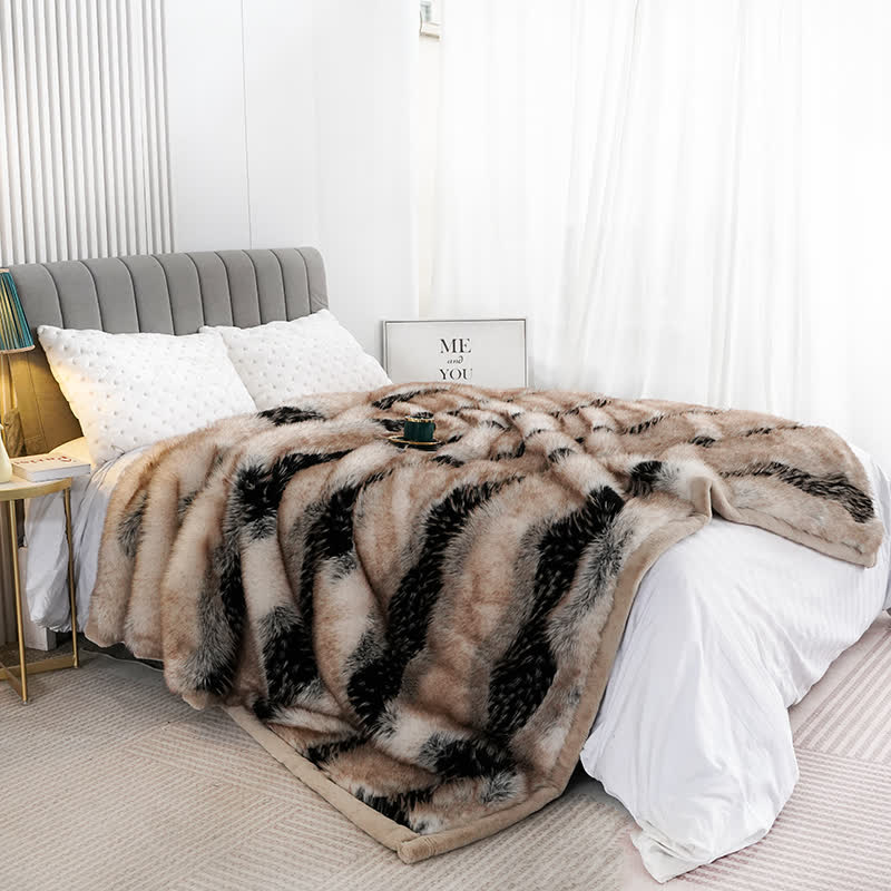 Couverture luxueuse en fausse fourrure pour l'hiver