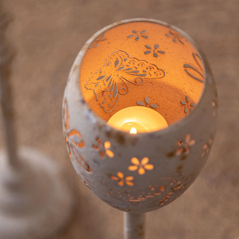 Ornements de chandeliers pour le balcon dans la cour