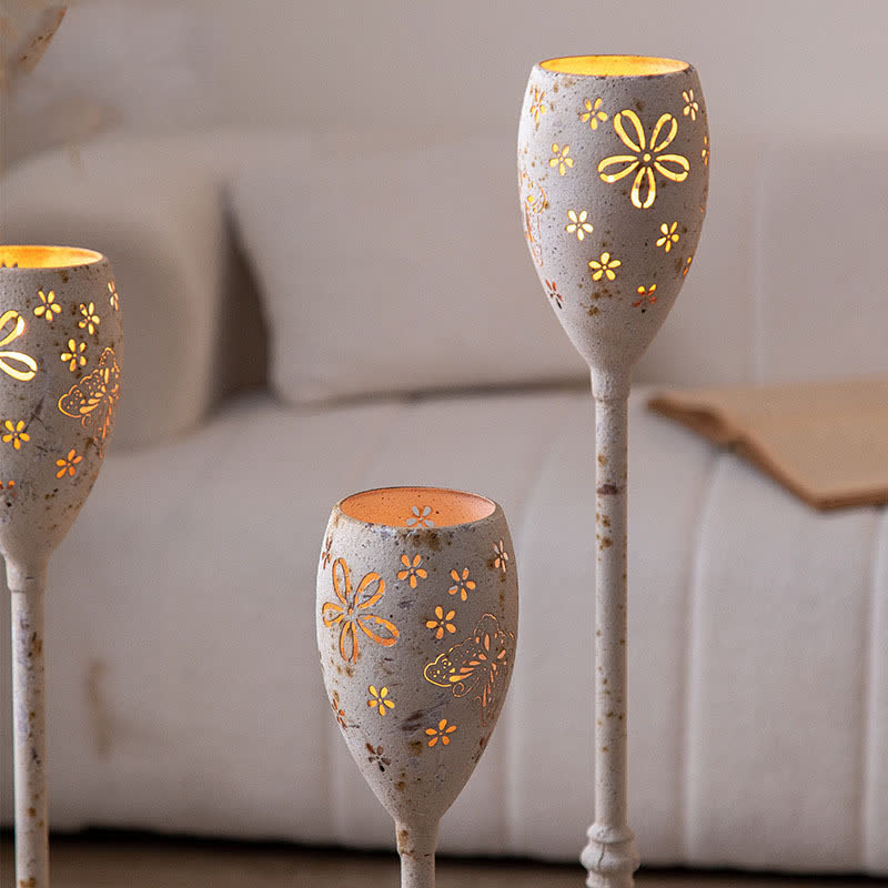Ornements de chandeliers pour le balcon dans la cour
