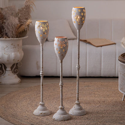 Ornements de chandeliers pour le balcon dans la cour