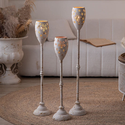 Ornements de chandeliers pour le balcon dans la cour