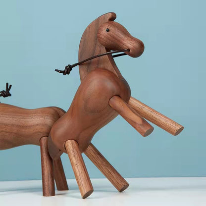 Décoration de cheval de poupée créative en bois massif