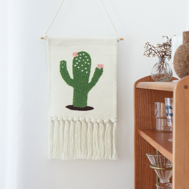Tapisserie brodée à la main avec pompon