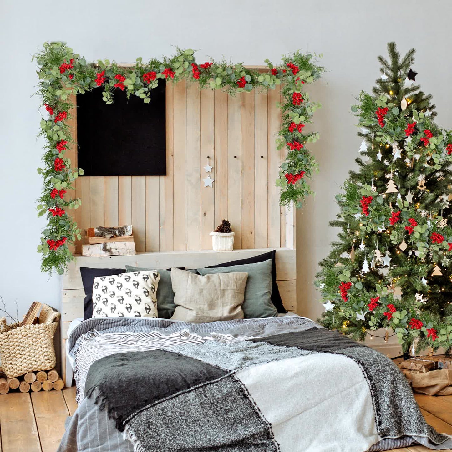 Décorations de Noël en bois de pin avec verdure artificielle