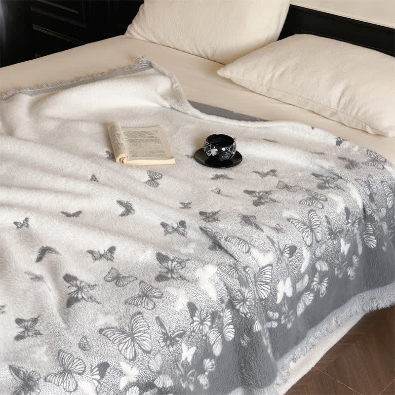 Couverture en fausse fourrure douce avec des papillons