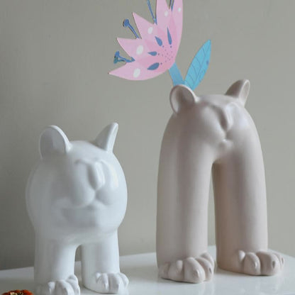 Vase en céramique de couleur crème avec motif de chat