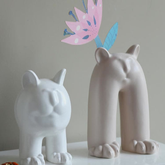 Vase en céramique de couleur crème avec motif de chat