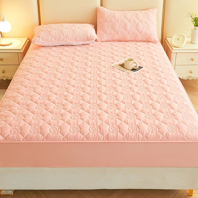 Drap-housse matelassé uni à motif floral