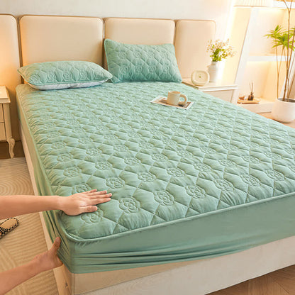 Drap-housse matelassé uni à motif floral
