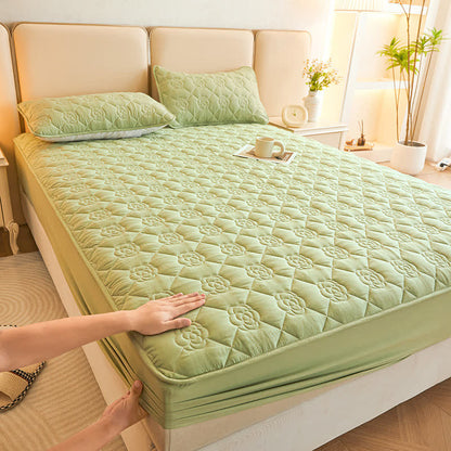 Drap-housse matelassé uni à motif floral