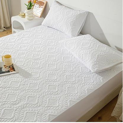 Drap-housse imperméable, uni et matelassé