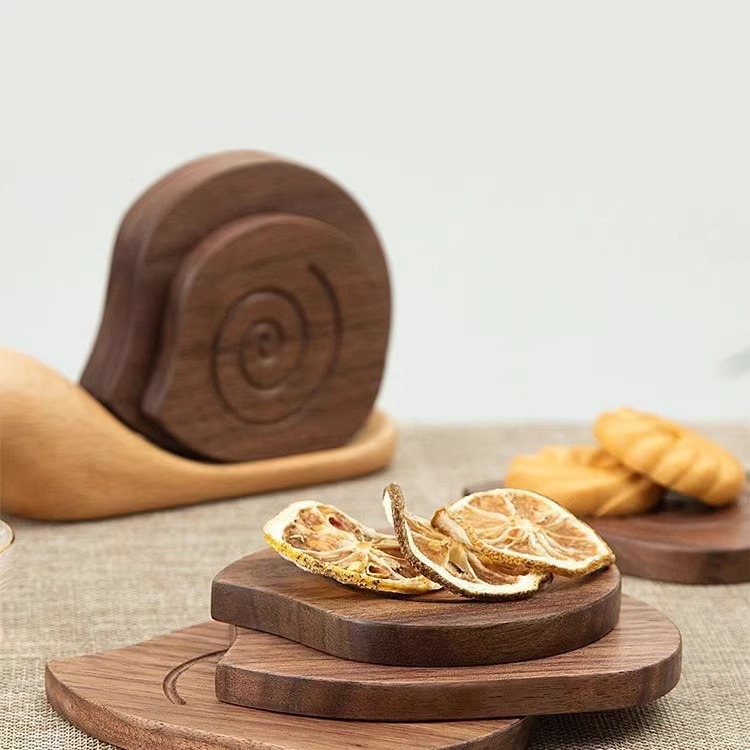 Dessous de verre créatif en forme d'escargot en bois massif