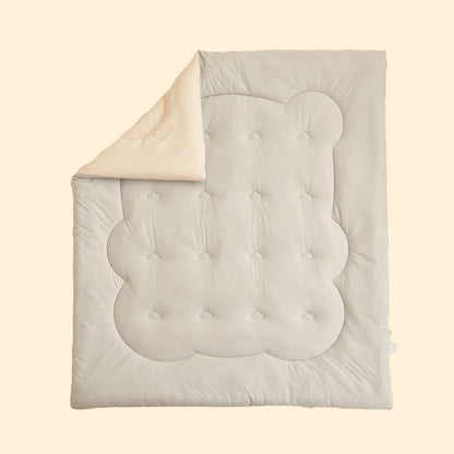 Couette chaude et moelleuse au style simple