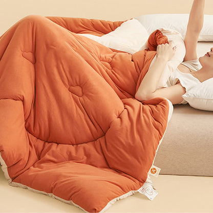 Couette chaude et moelleuse au style simple