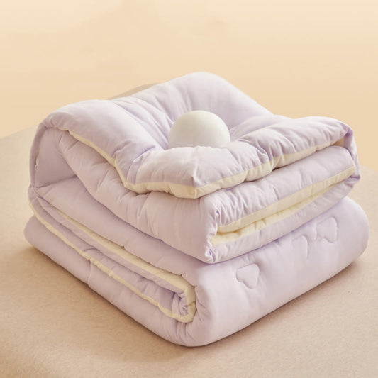 Couette chaude et moelleuse au style simple