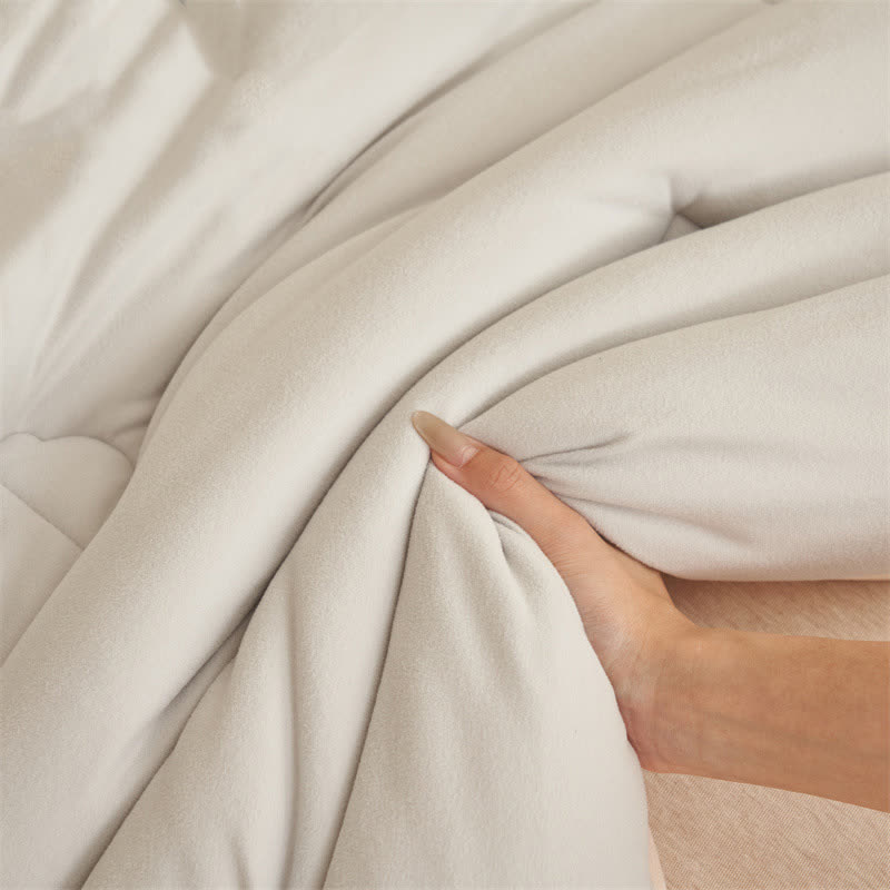 Couette chaude et moelleuse au style simple